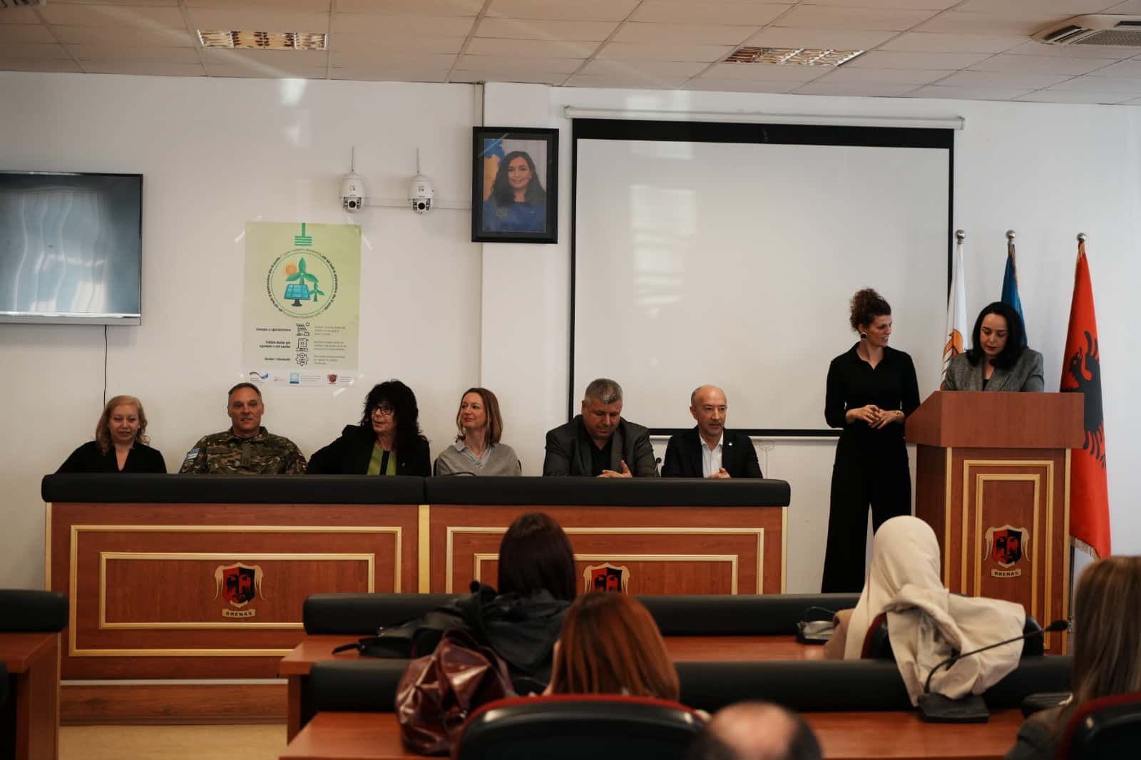 KFOR-i slloven certifikon 54 mësimdhënës të Drenasit si trajner